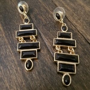 Lightweight black and gold statement earring